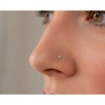 Piercing nez Topaze et Or jaune ROBBEZ MASSON, portée