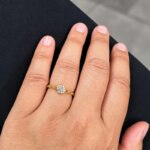 Bague Or jaune et Diamant HAMPTONS by Thomas JAVON portée.