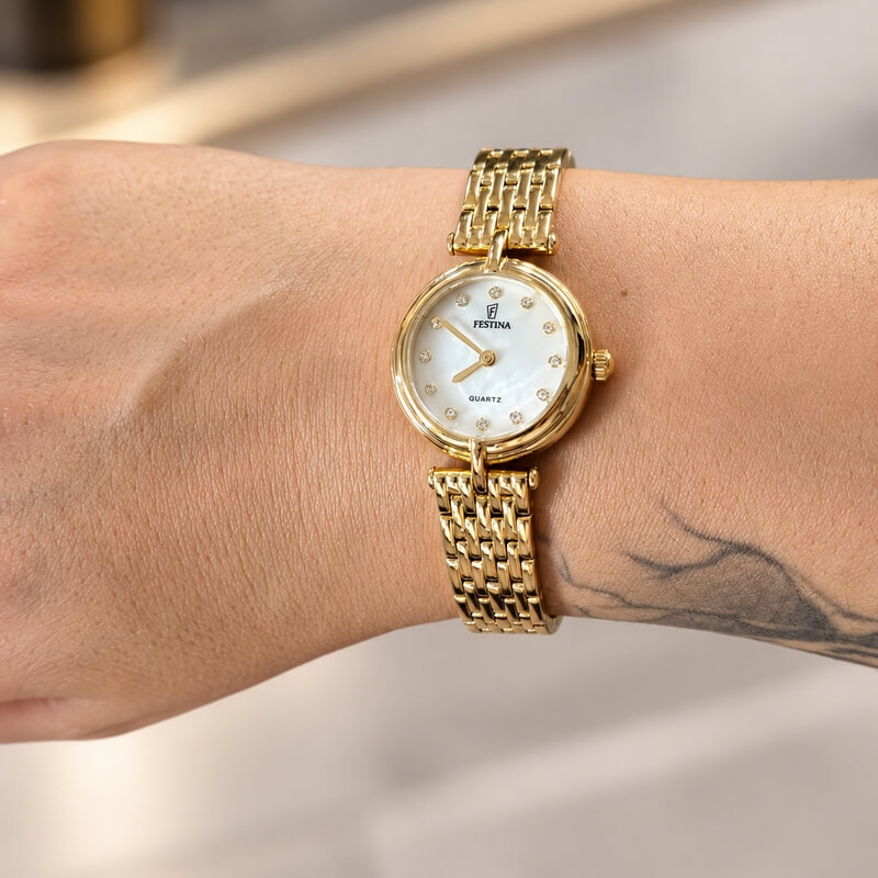 Montre Femme FESTINA Acier doré F20790/2 " Mademoiselle ", portée