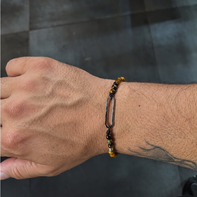 Bracelet Homme Acier inoxydable et Œil de tigre, porté.